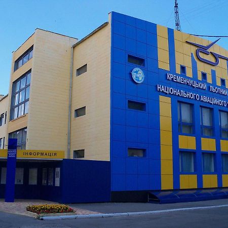 Апартаменты На Победы 25 Krementschuk Exterior foto